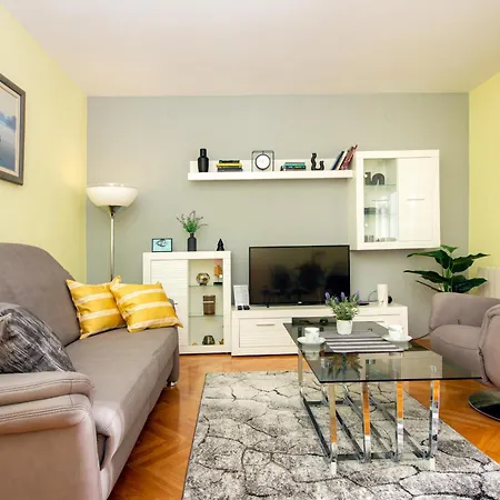 Fortunella Apartment *